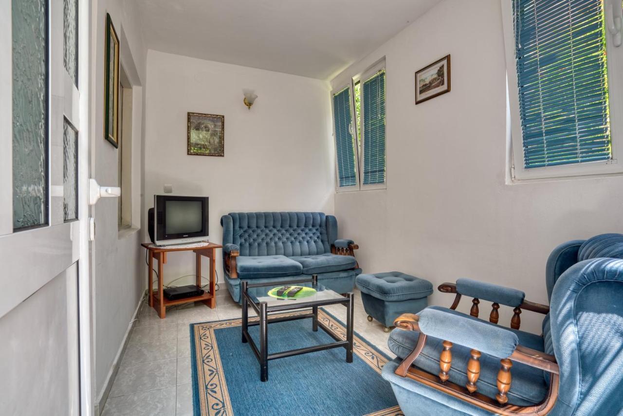 Guest House Vukovic Petrovac Luaran gambar