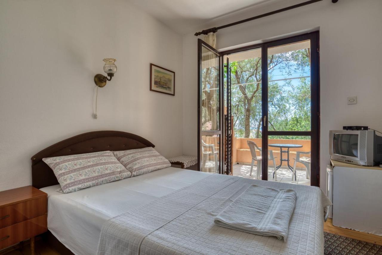 Guest House Vukovic Petrovac Luaran gambar